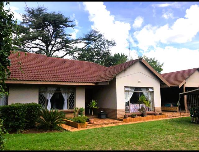 3 BEDROOM HOUSE FOR SALE IN ARCON PARK